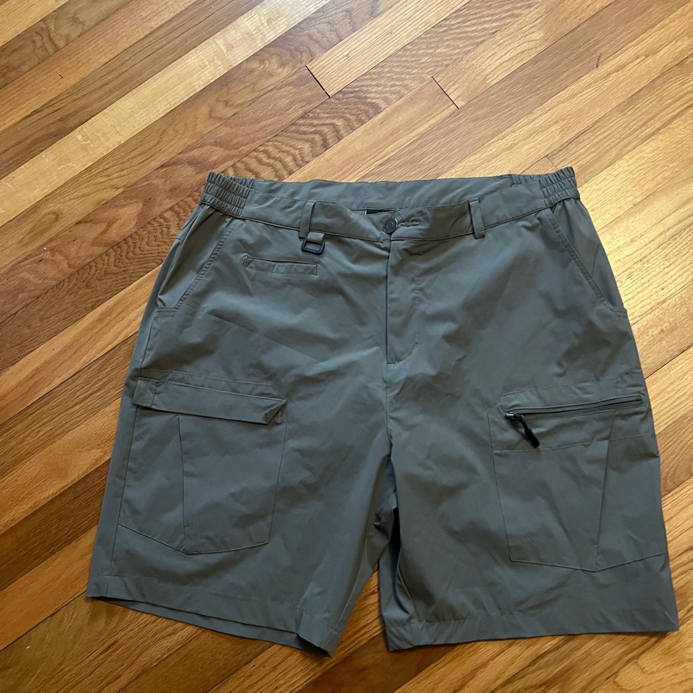 Men's Gray Cargo Shorts